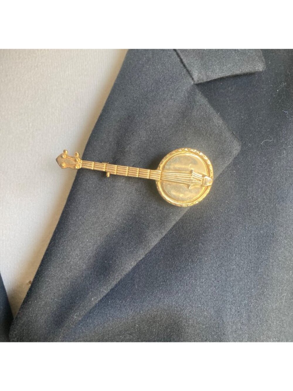 Vintage Banjo Brooch Gold Tone Lapel Pin String Instrument Whimsical Bluegrass - Picture 9 of 9